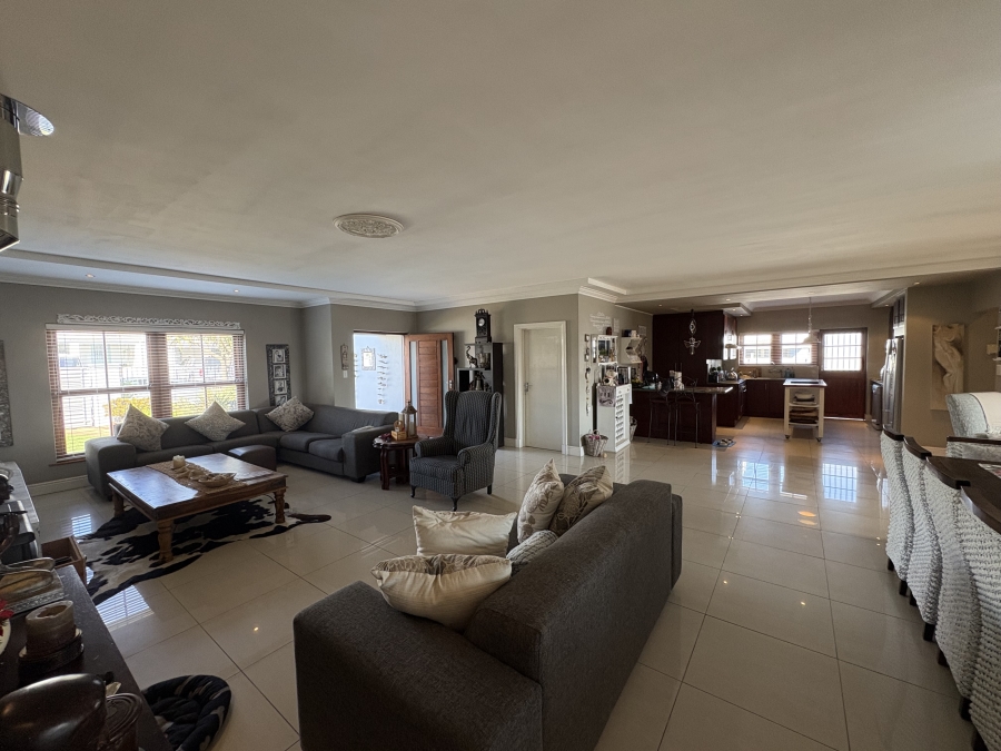 4 Bedroom Property for Sale in Yzerfontein Western Cape